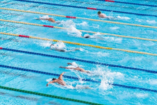 
 Regardless of whether you\'re going to the beach or pool, make sure you have goggles, noodles and other flotation devices. Your time in the water will never be more enjoyable.