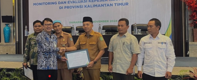 
 Pemerintah Desa Santan Ulu Kecamatan Marang Kayu Raih Penghargaan BPJS Ketenagakerjaan Terbaik se-Kaltim Tahun 2024