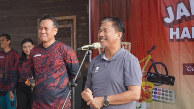 
 Sekda Kukar Sunggono Lepas Peserta LPPL RPK Fun Walk Tahun 2024