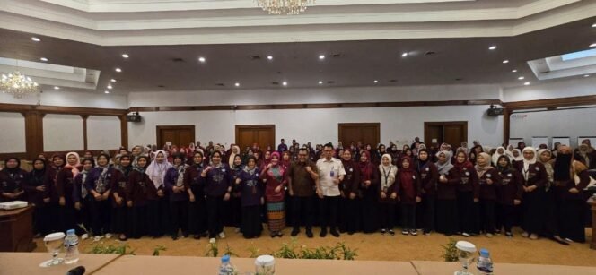 
 Pjs.Ketua TP-PKK Kukar dr Eryariyatin Bambang Arwanto Buka Rakor PKK se-Kukar 2024