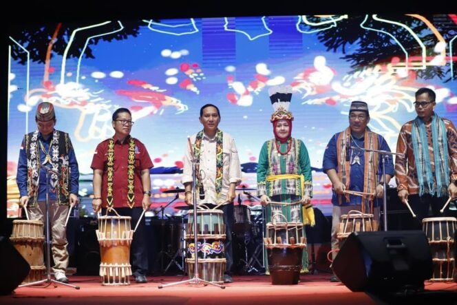
 Asisten II Kukar Resmikan Festival Seni dan Budaya PDKT Tahun 2024