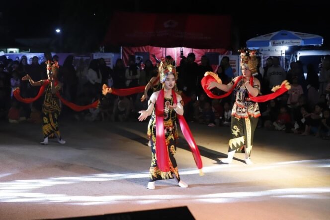 
 Simpang Odah Etam Tampilkan Musik Tradisional