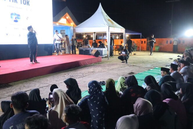 
 Wakil Bupati Kukar H. Rendi Solihin Sahur Bareng Masyarakat Desa Batuah