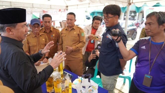 
 Sekda Kukar Sunggono Kunjungi Stand GPM 2025