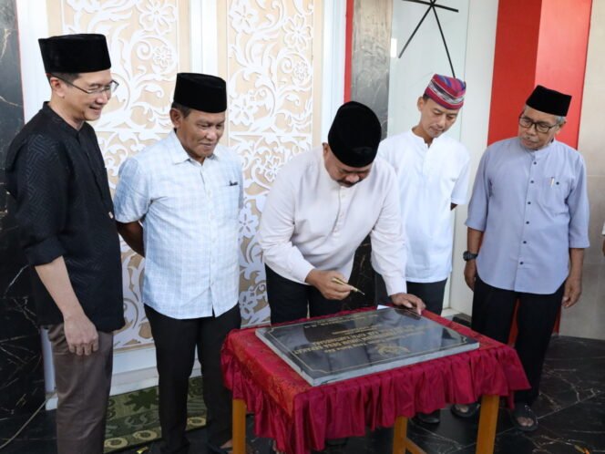 
 Bupati Kukar Edi Damansyah Safari Ramadhan dan Resmikan BPU Desa Sepakat Kecamatan Loa Kulu