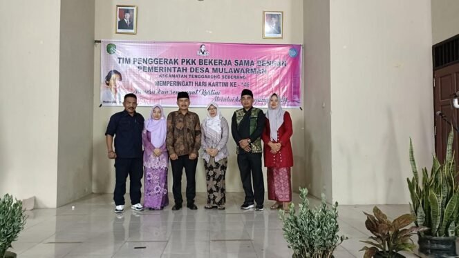 
 Kreatif dan Berbudaya, PKK Tenggarong Seberang dan Pemdes Mulawarman Meriahkan Hari Kartini dengan Lomba Menyanyi