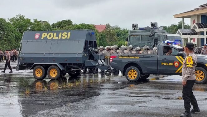 
 Polres Kutai Kartanegara Gelar Latihan Dalmas Jelang PSU Kukar
