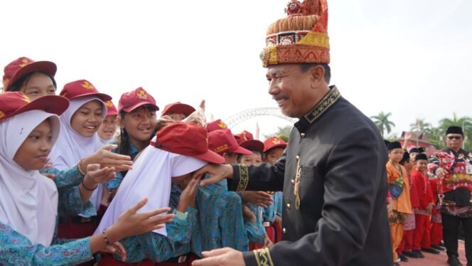 
 Sekda Kukar Pimpin Upacara Hardiknas Tahun 2025