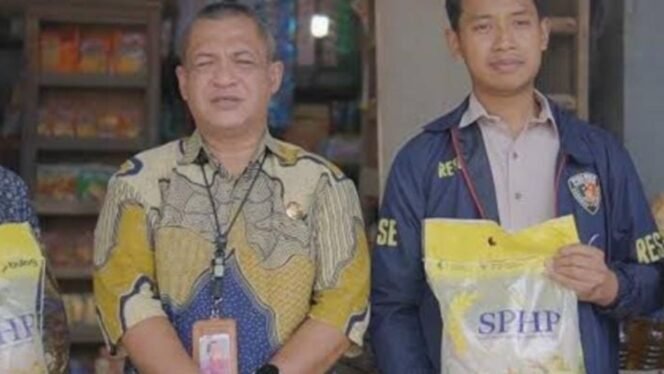 
 Disperindag Gandeng Polres Kutim Pastikan Stok Sembako Aman di Pasar Induk Sangatta