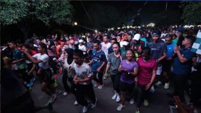 
 Dilepas Bupati, Ribuan Peserta Semarakkan Fun Run di Bukit Pelangi