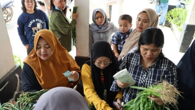 
 Pasar Tumpah Hortikultura DTPHP Kutim Hadir Rutin Setiap Jumat