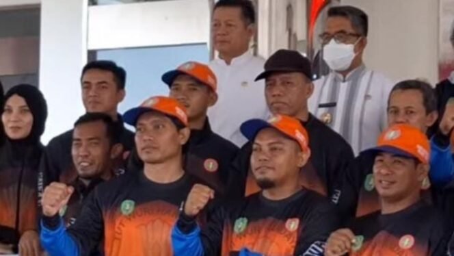 
 Lepas Kontingen Kutim  Menuju Porseni PGRI Kaltim 2025, Bupati Berpesan Junjung Tinggi Sportifitas