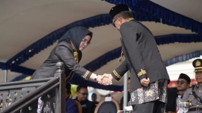 
 Tahun Depan, Pemkab Kutim Bakal Naikkan Tunjangan dan Beasiswa para Guru